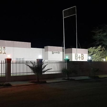 Anandi Guesthouse Mariental Esterno foto